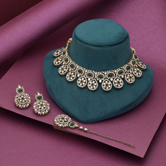 Wunderschönes grünes Kundan-Halsketten-Set für Hochzeiten, festliche, traditionelle Modekollektionen