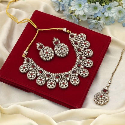 Attraktives rotes Kundan-Halsketten-Set im reichen ethnischen Brautschmuck-Stil