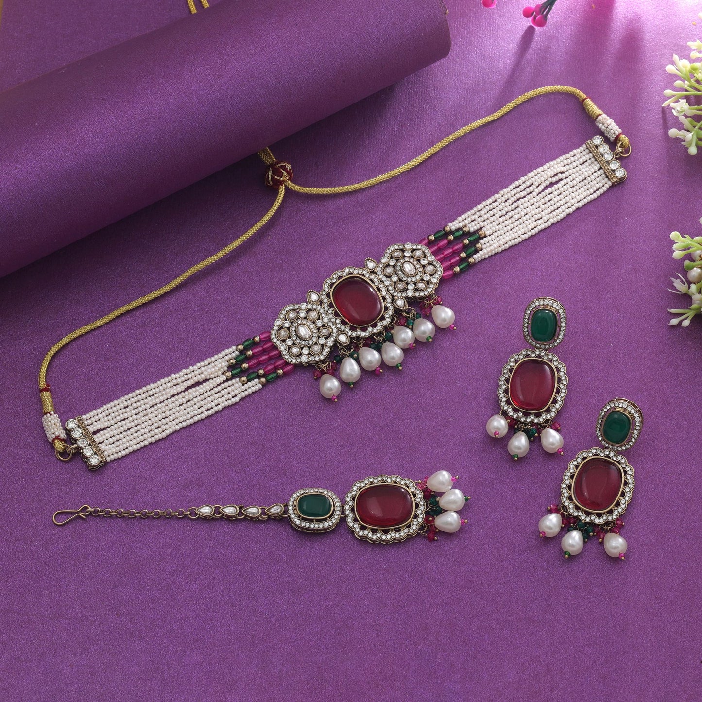 Royal Rani & Green Color Choker Kundan Necklace Set With Ethnic Touch