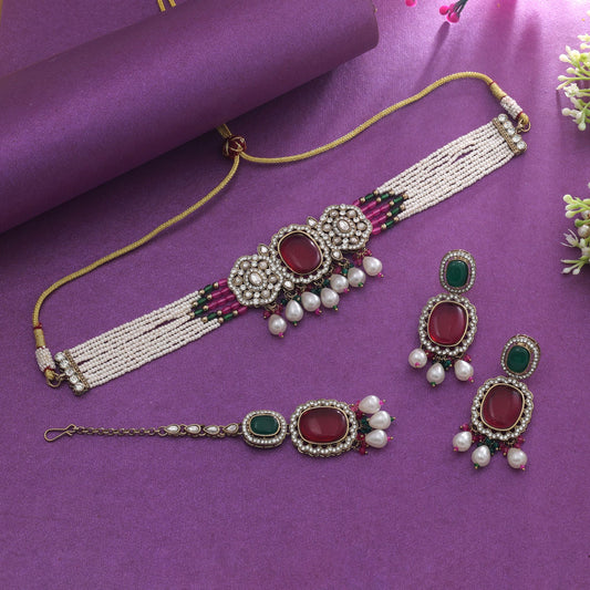 Royal Rani & Green Color Choker Kundan Necklace Set With Ethnic Touch