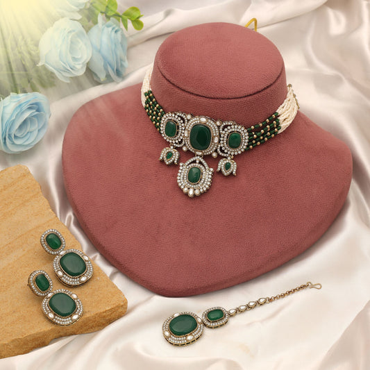 Stylish Green Color Choker Kundan Necklace Set With Royal Wedding Touch