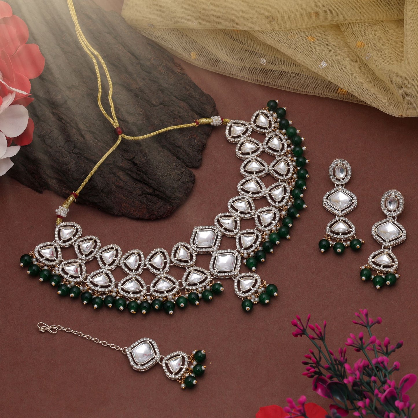 Graceful Green Color Kundan Necklace Set With Elegant Bridal Fashion Appeal