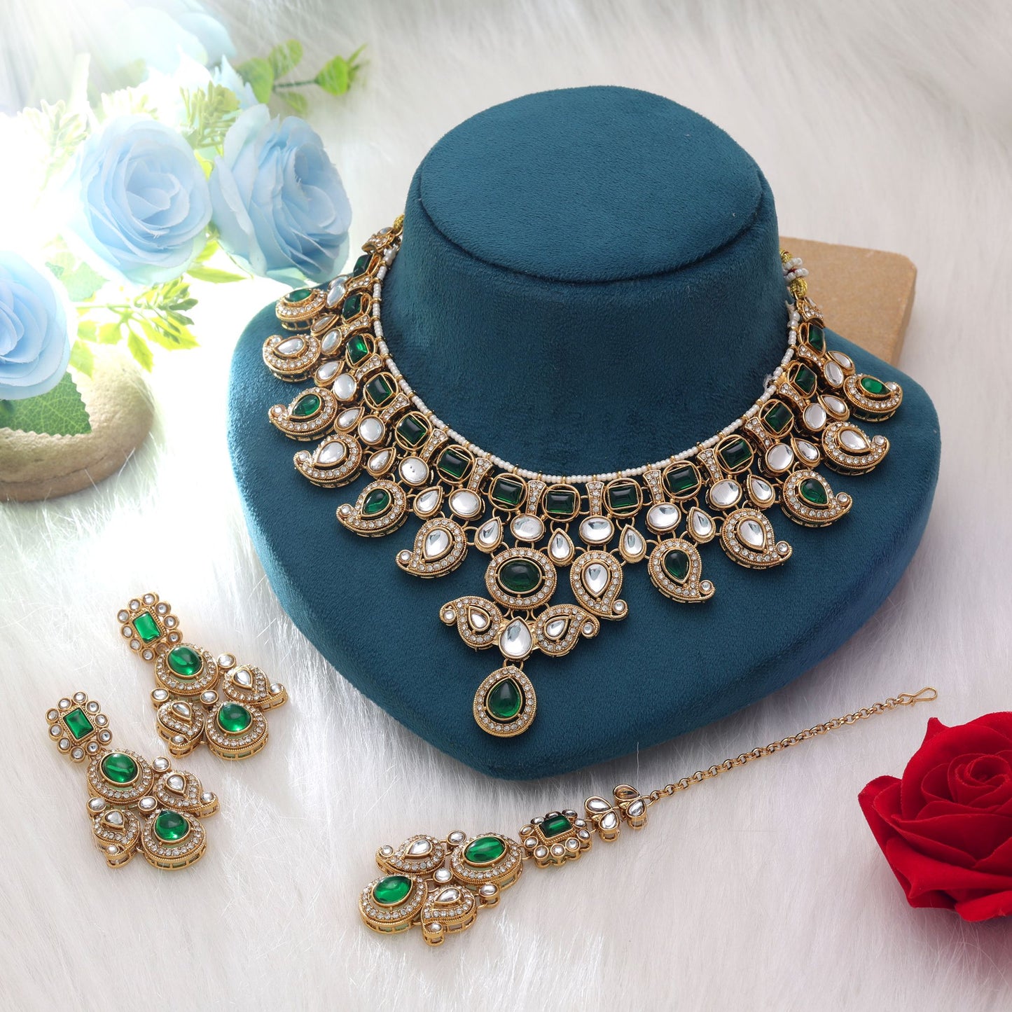 Classic Green Color Kundan Necklace Set Featuring Heritage Jewellery Rani Haar Pattern