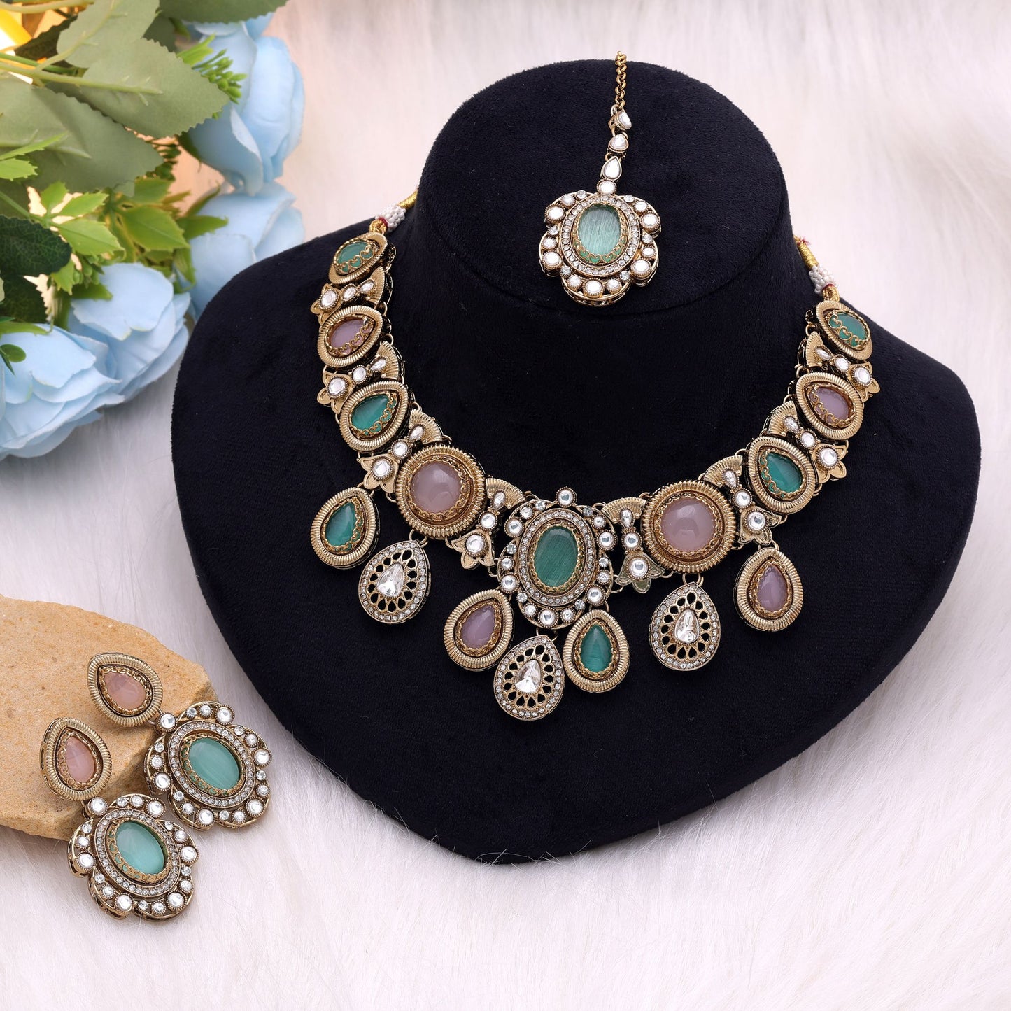Light Pink & Light Green Color Kundan Jewellery Set Featuring Elegant Handmade Design
