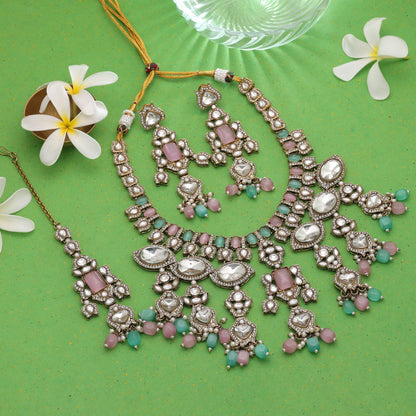 Multi Color Kundan Jewellery Set Crafted with Beautiful Traditional Designer Style
