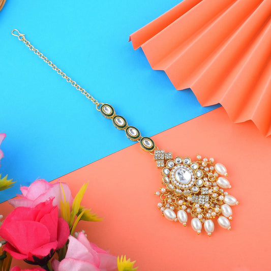 Beautiful White Color Kundan Maang Tikka Crafted with Exquisite Handmade Artistic Jewelry Design