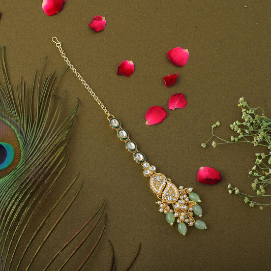 Stilvolle Kundan Maang Tikka in Pista-Grün für Brautmode und festliche Anlässe