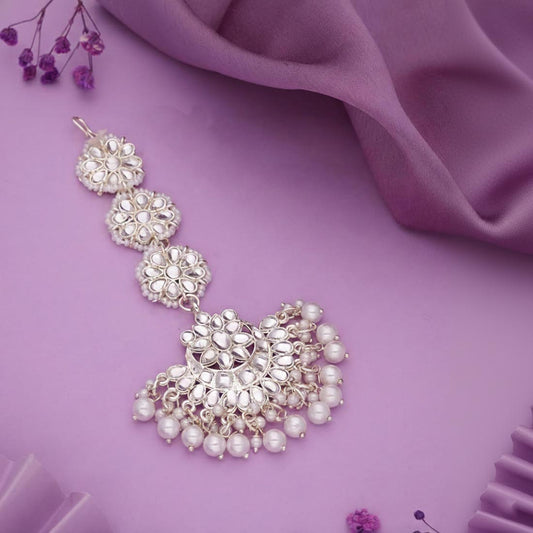 White Color Kundan Maang Tikka With Classic Pearl Inspired Ethnic Finish