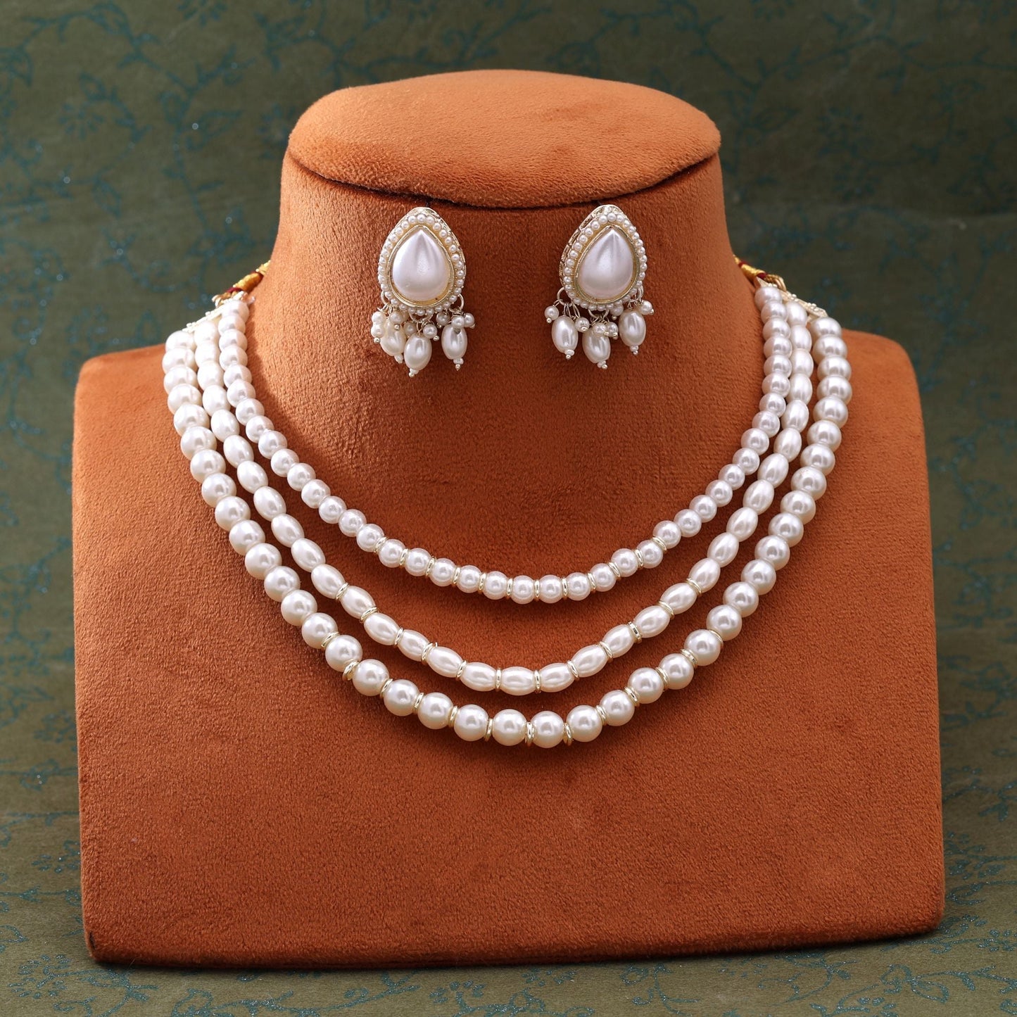 Classic White Color Puwai Necklace Set With Polki And Bead Work
