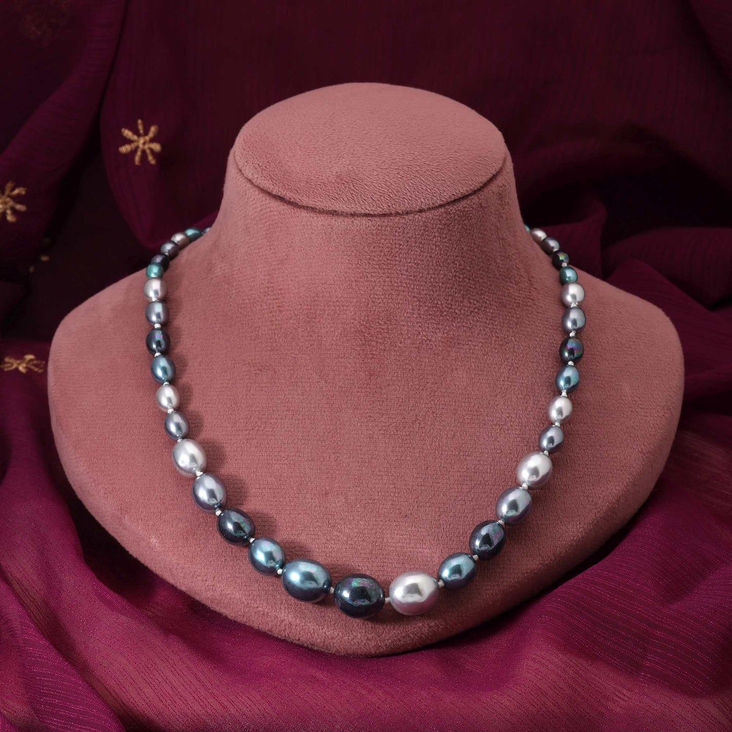 Türkisfarbene, elegante Designer-Perlenkette für ethnische Anlässe und Partys