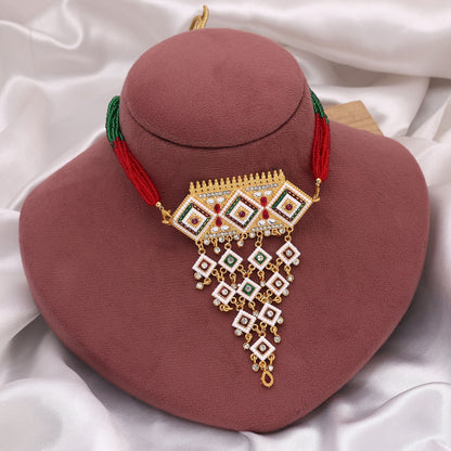 Mehrfarbiger Choker Rajputi Schmuck Rani Haar, entworfen für königliche Hochzeits-Styling