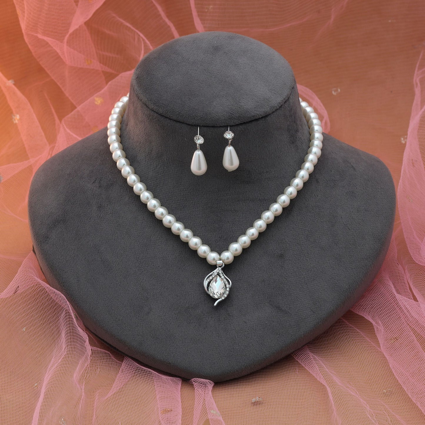 Halskette mit weißen Steinen, elegantes Brautschmuckset
