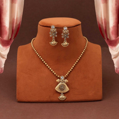 Graceful White Color Traditional Style Matte Gold Necklace Set With Pearls