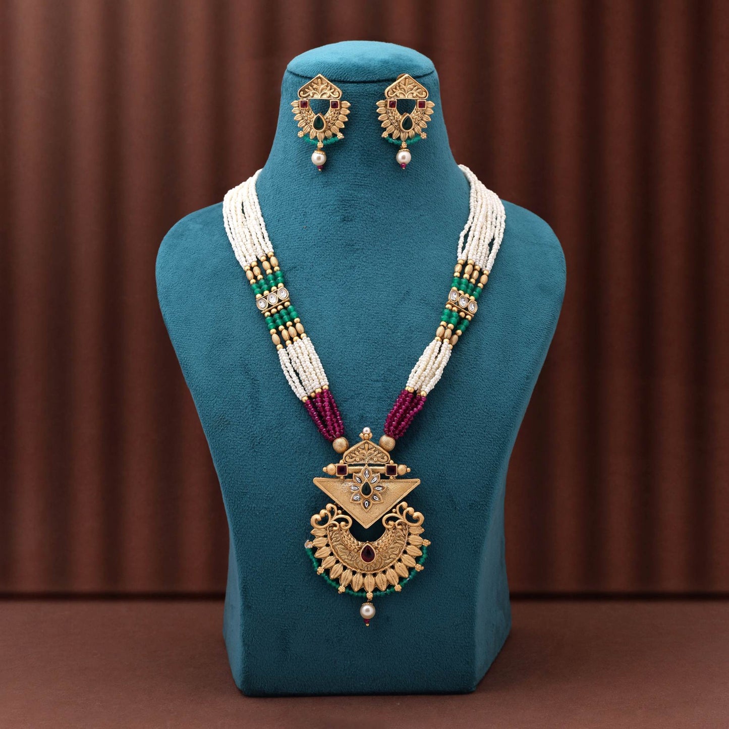 Royal Rani And Green Color Dual Tone Matte Gold Necklace Set For Grand Festive Occasions