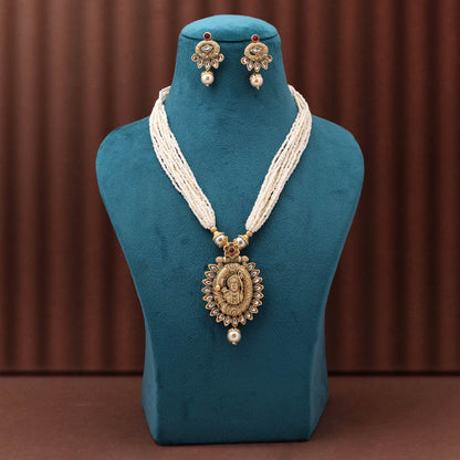 Regal Rani Color Matte Gold Necklace Set Designed For Wedding And Party Celebrations