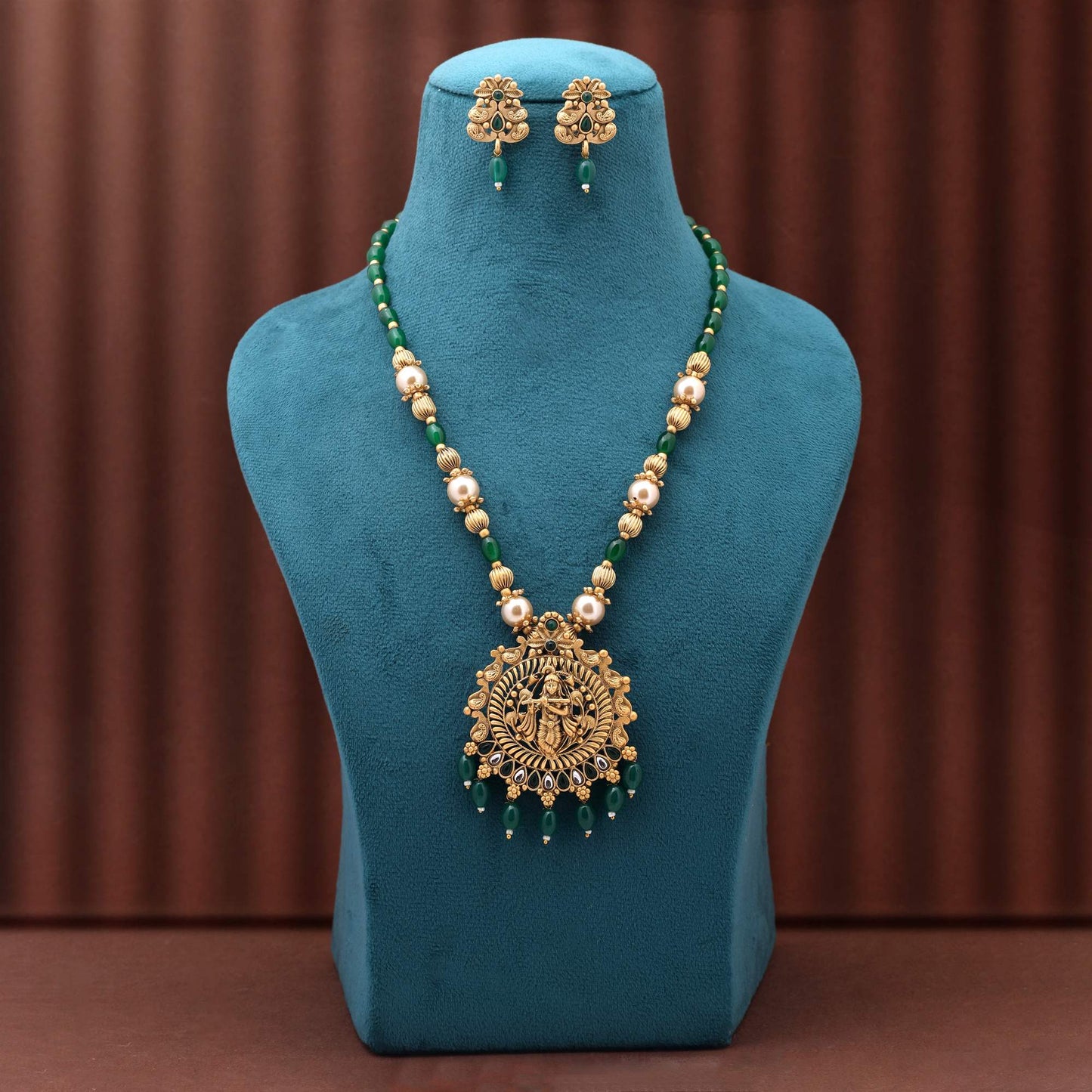 Graceful Green Color Matte Gold Necklace Set Featuring Leaf Inspired Patterns For Women
