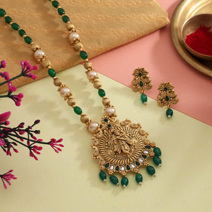Graceful Green Color Matte Gold Necklace Set Featuring Leaf Inspired Patterns For Women