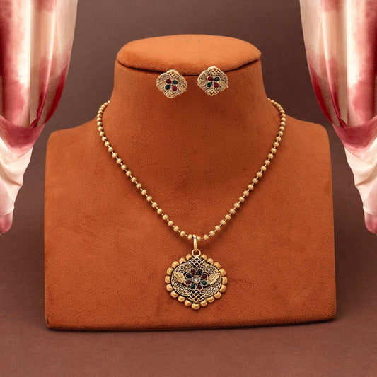 Luxury Rani And Green Color Matte Gold Necklace Set Designed For Elegant Bridal Fashion