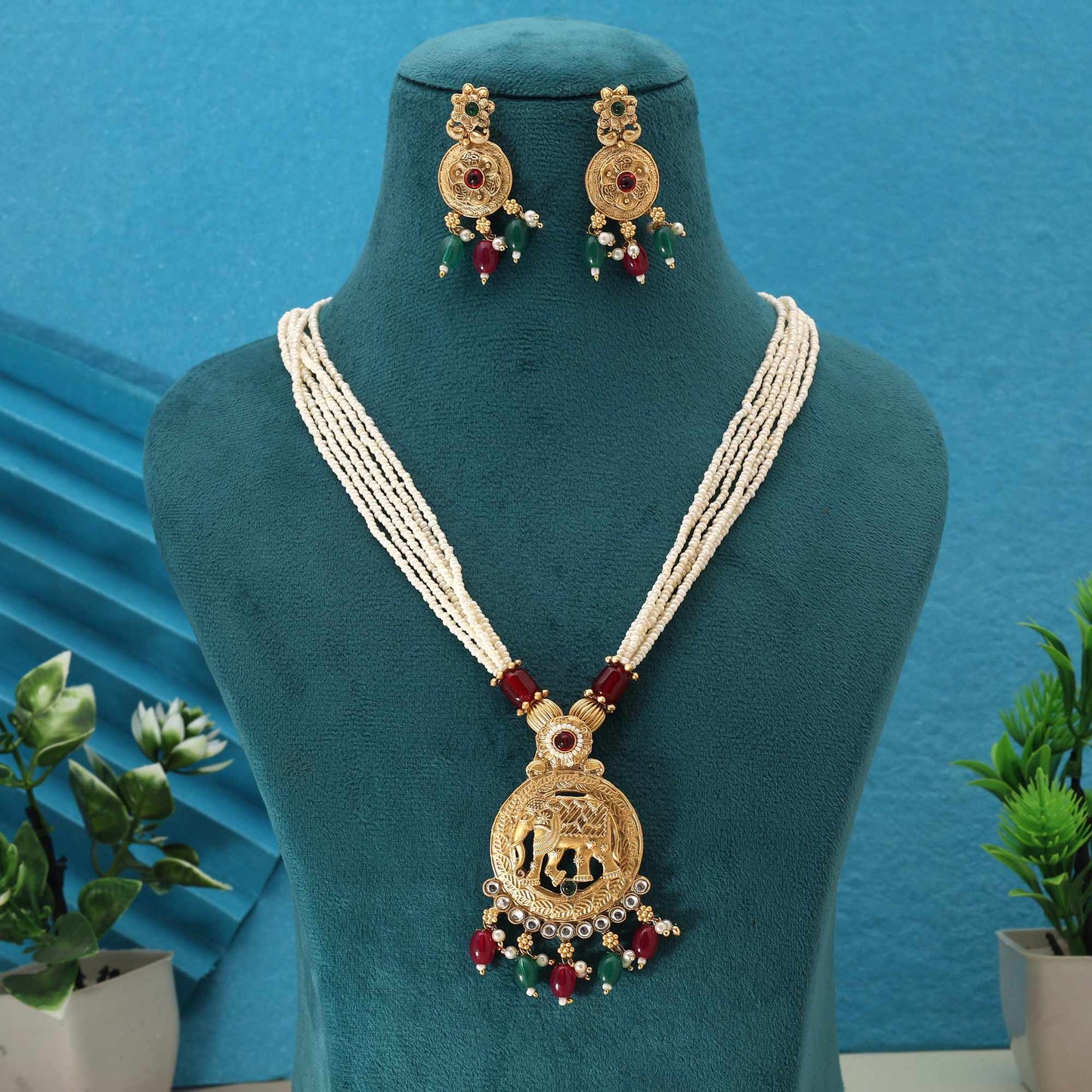 Royal Rani & Green Color Matte Gold Necklace Set With Kundan Stones