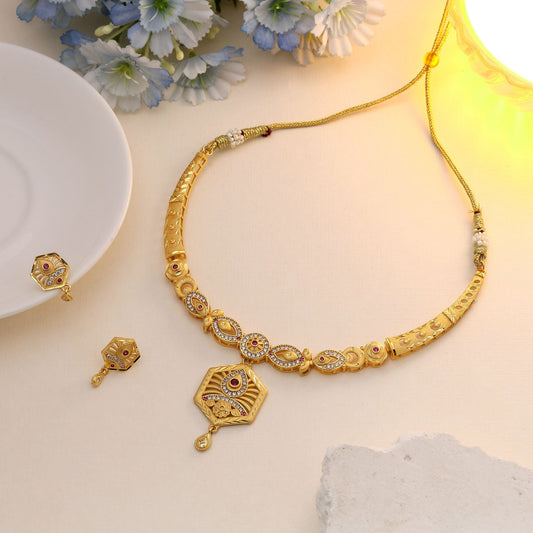 Gold Color Matte Gold Necklace Set Suitable For Wedding And Festive Occasions