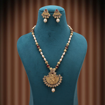 Maroonfarbene Herr Radha Krishna Mattgold Halskette Set mit antikem spirituellem Design