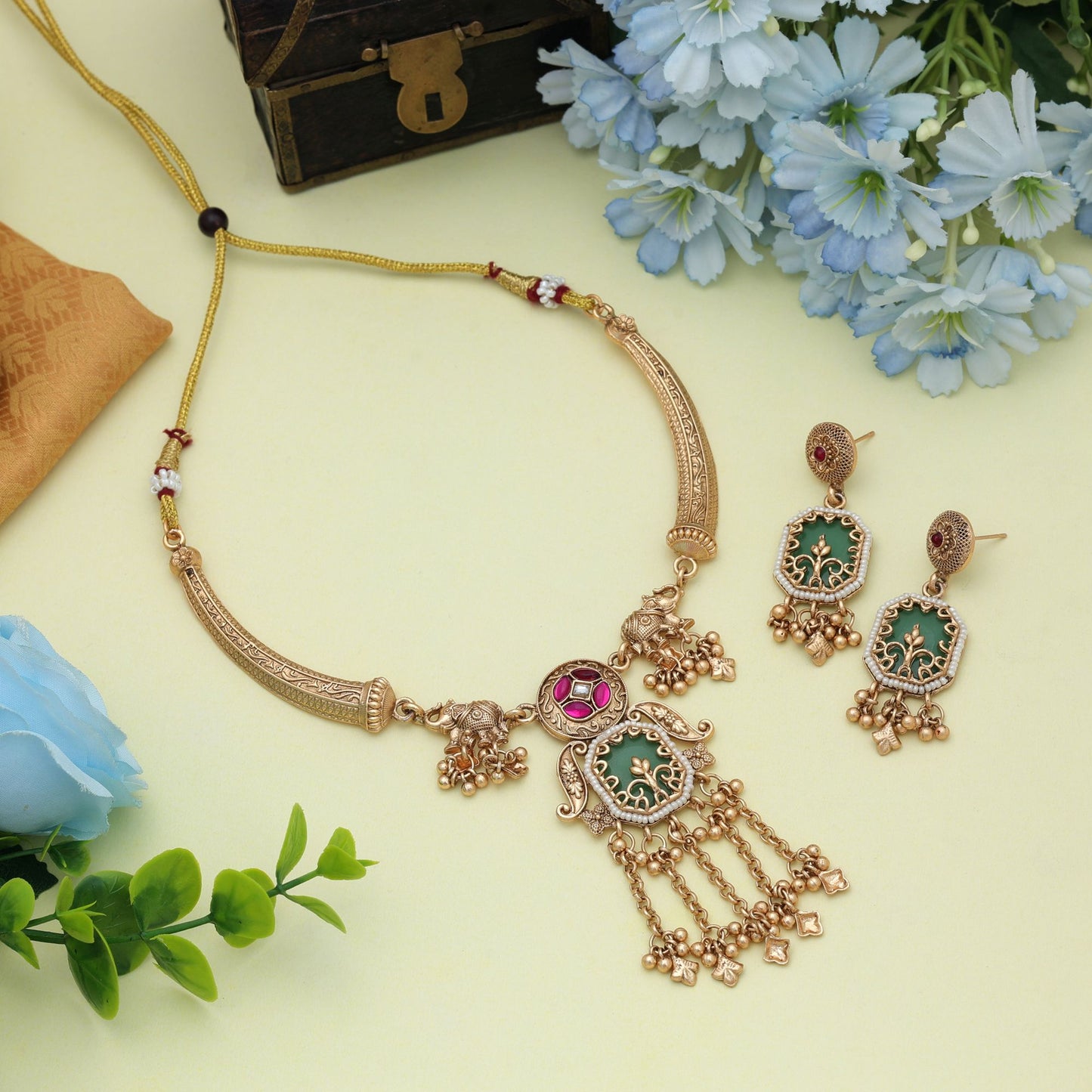 Rani & Green Farbe mattgoldenes Halsketten-Set, stilvolle traditionelle Schmuckkollektion für besondere Anlässe