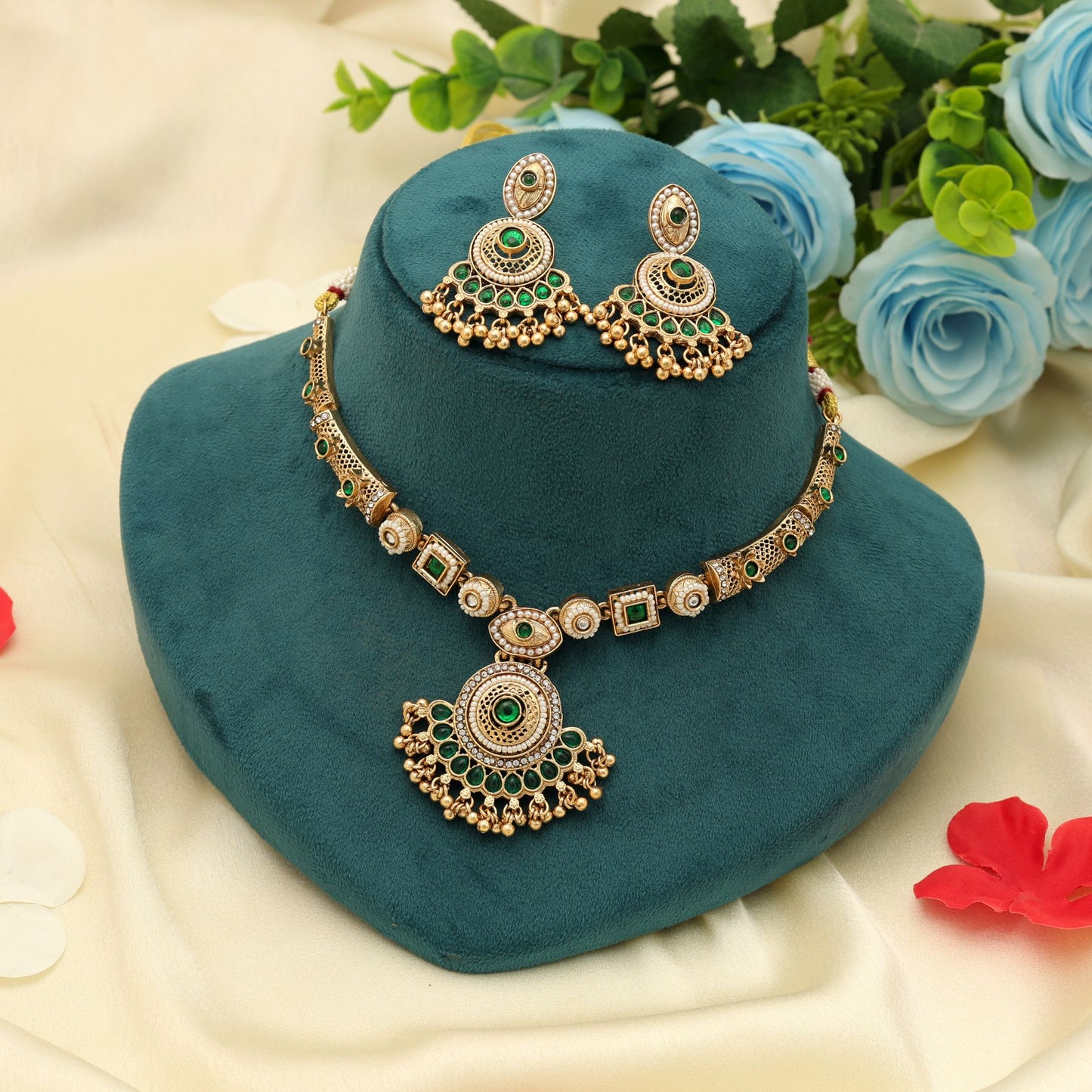 Grüne Farbe Mattgold Halskettenset Elegante Alltagskleidung Traditionelle ethnische Schmuckkollektion