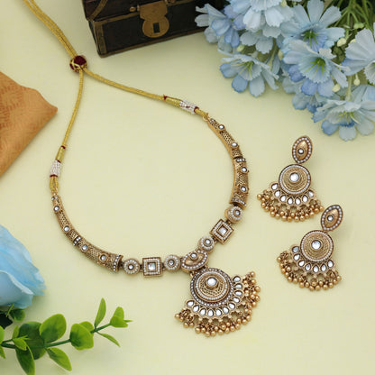Weißgoldenes mattes Halsketten-Set Elegantes minimalistisches ethnisches Design für den täglichen Gebrauch