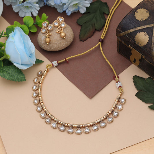 Weißfarbenes mattgoldenes Halsketten-Set, stilvoll, modern, ethnisch, täglicher Schmuckkollektion