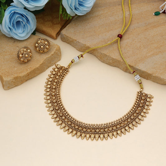 Stilvolles goldfarbenes mattgoldenes Halsketten-Set Festliche Kollektion