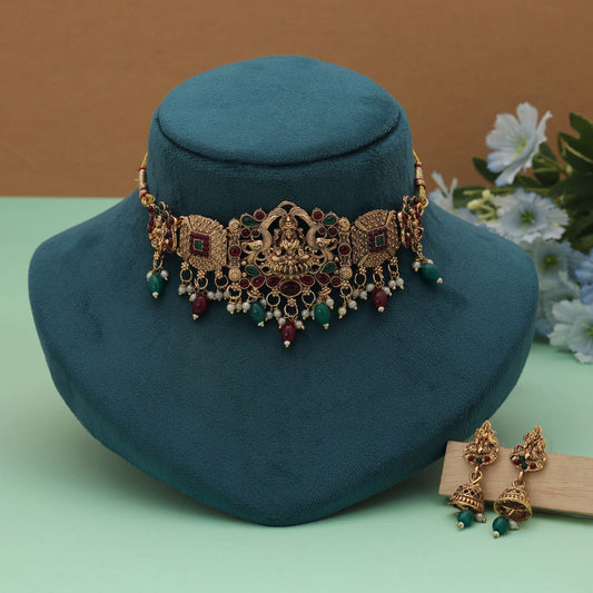 Königlicher, weinroter und grüner Choker-Halsketten-Set für Damen im Lord-Laxmi-Tempelstil