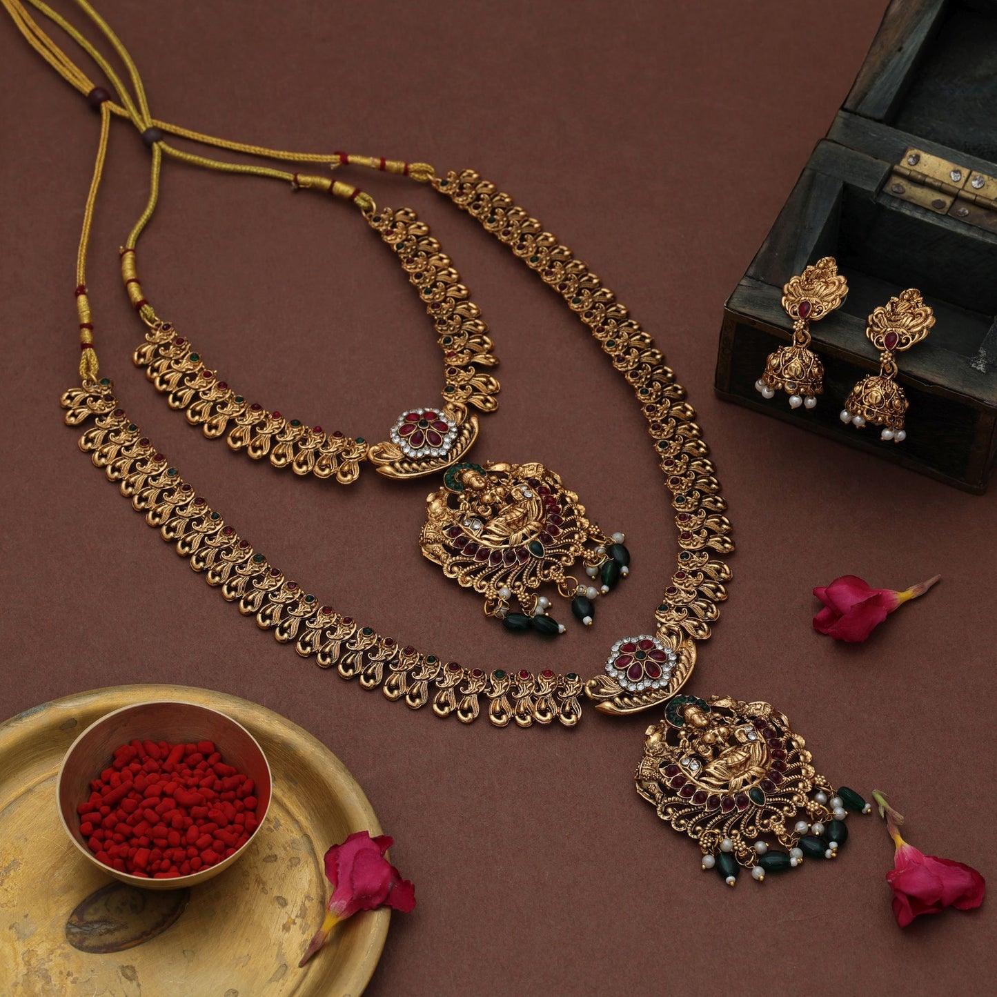 Klassisches weinrot-grünes Lord-Laxmi-Langes-Tempel-Halsketten-Set im Ethno-Stil