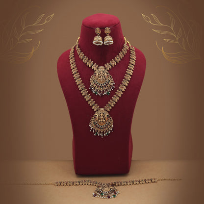 Stilvolles Tempel-Halsketten-Set für die Braut mit Lord Laxmi in Maroon & Grün