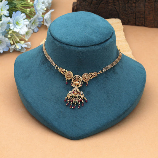 Anmutige Rani & Grüne Farbige Choker Tempelkette für Braut-Saree Anlasskleidung