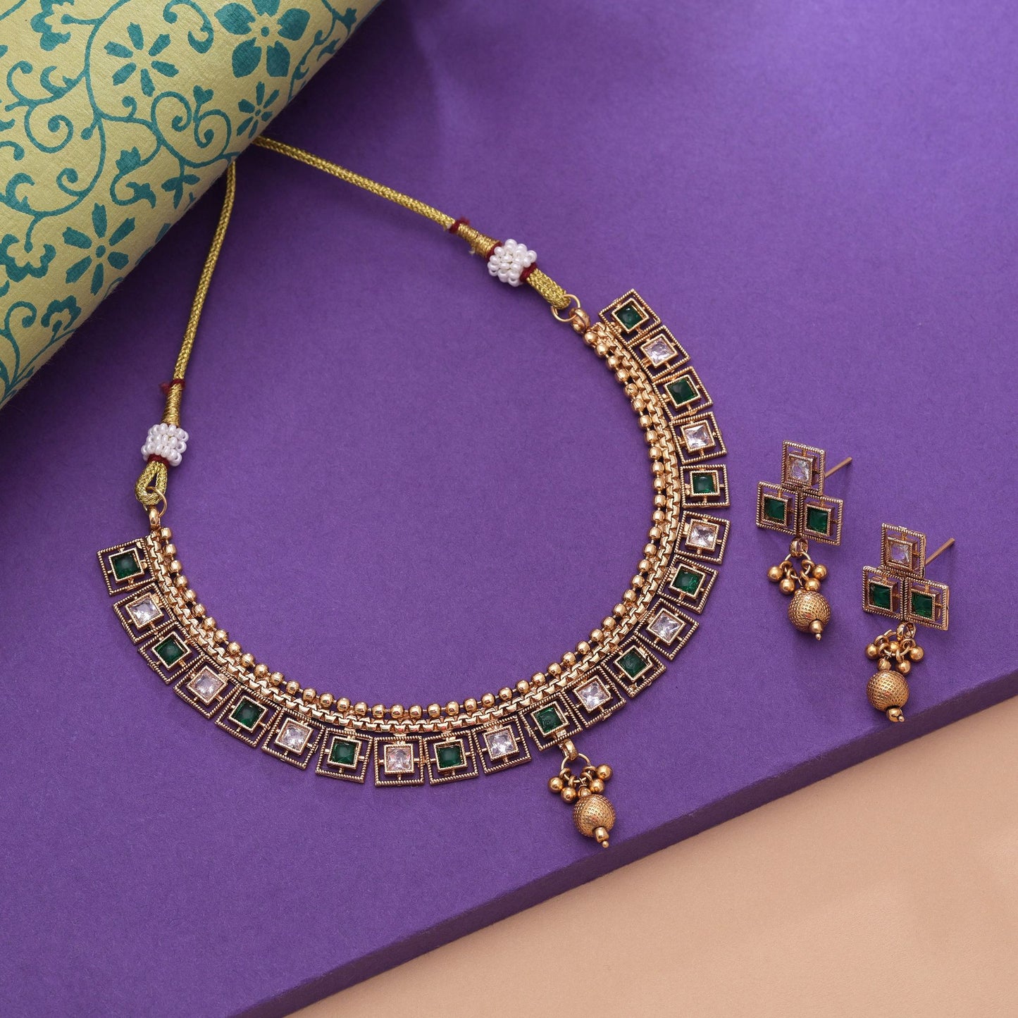 Green Color Kundan Necklace Set with Traditional Gold Elegance