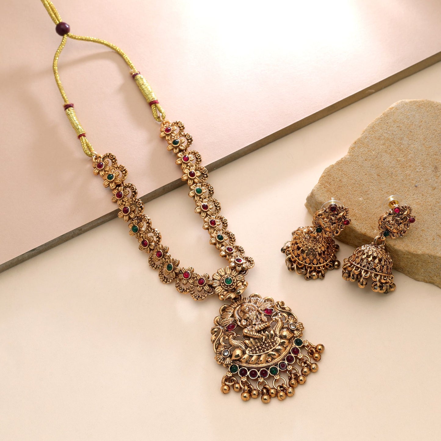 Maroon & Green Color Temple Necklace Set Featuring Stylish Ethnic Necklace Pattern