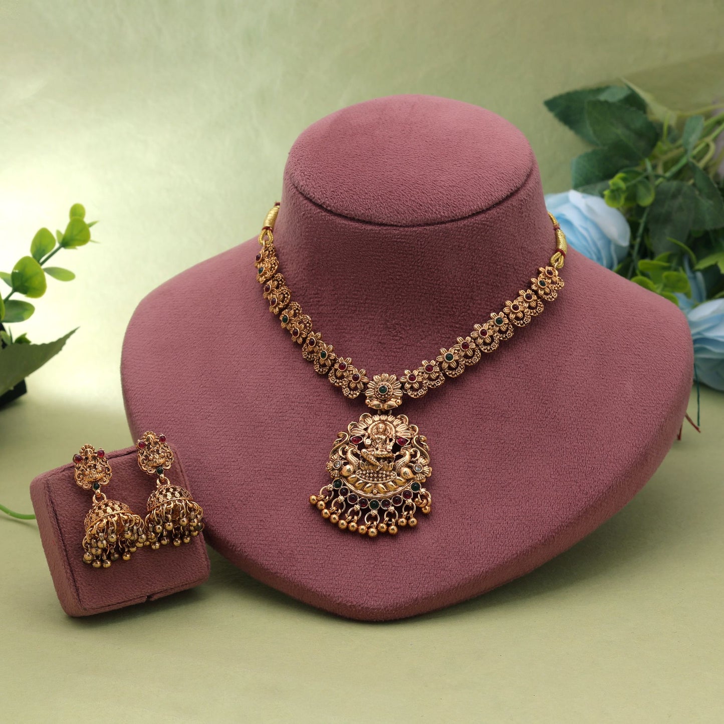Maroon & Green Color Temple Necklace Set Featuring Stylish Ethnic Necklace Pattern