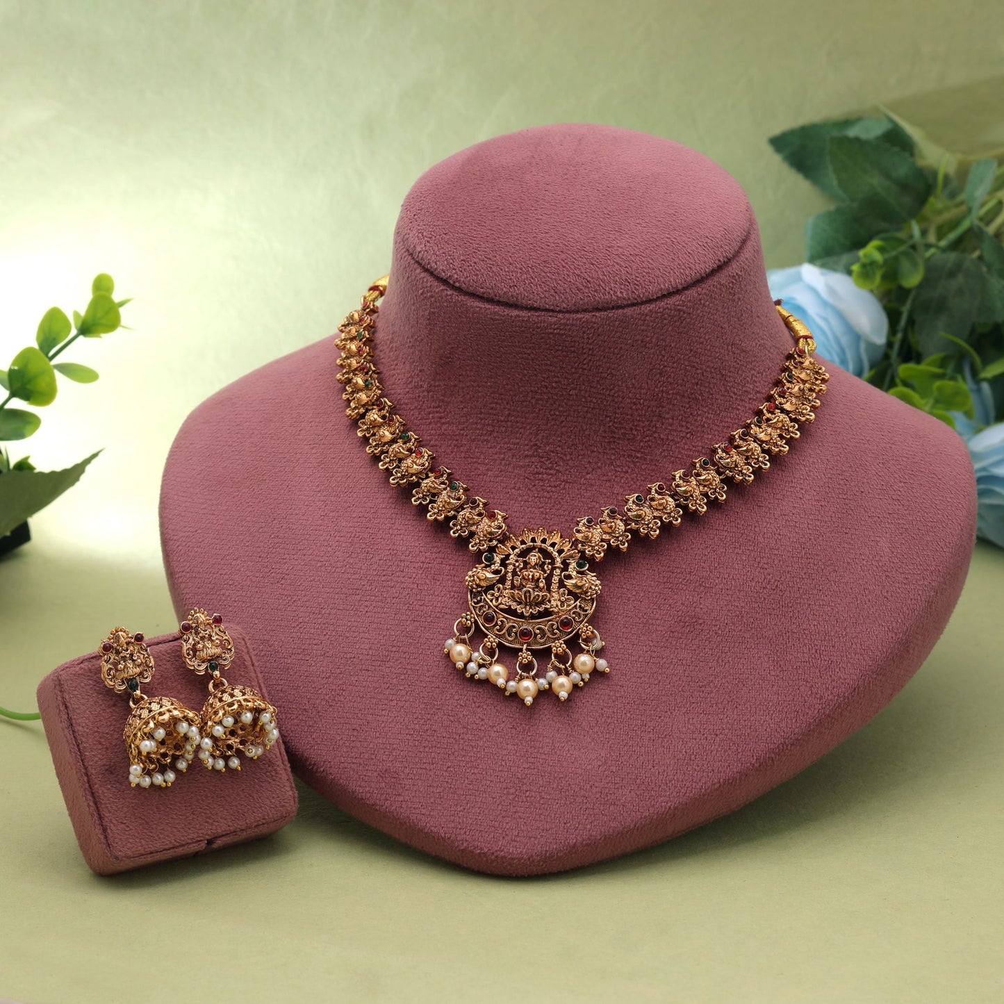 Maroon & Green Color Temple Necklace Set Featuring Classic Festive Occasion Look