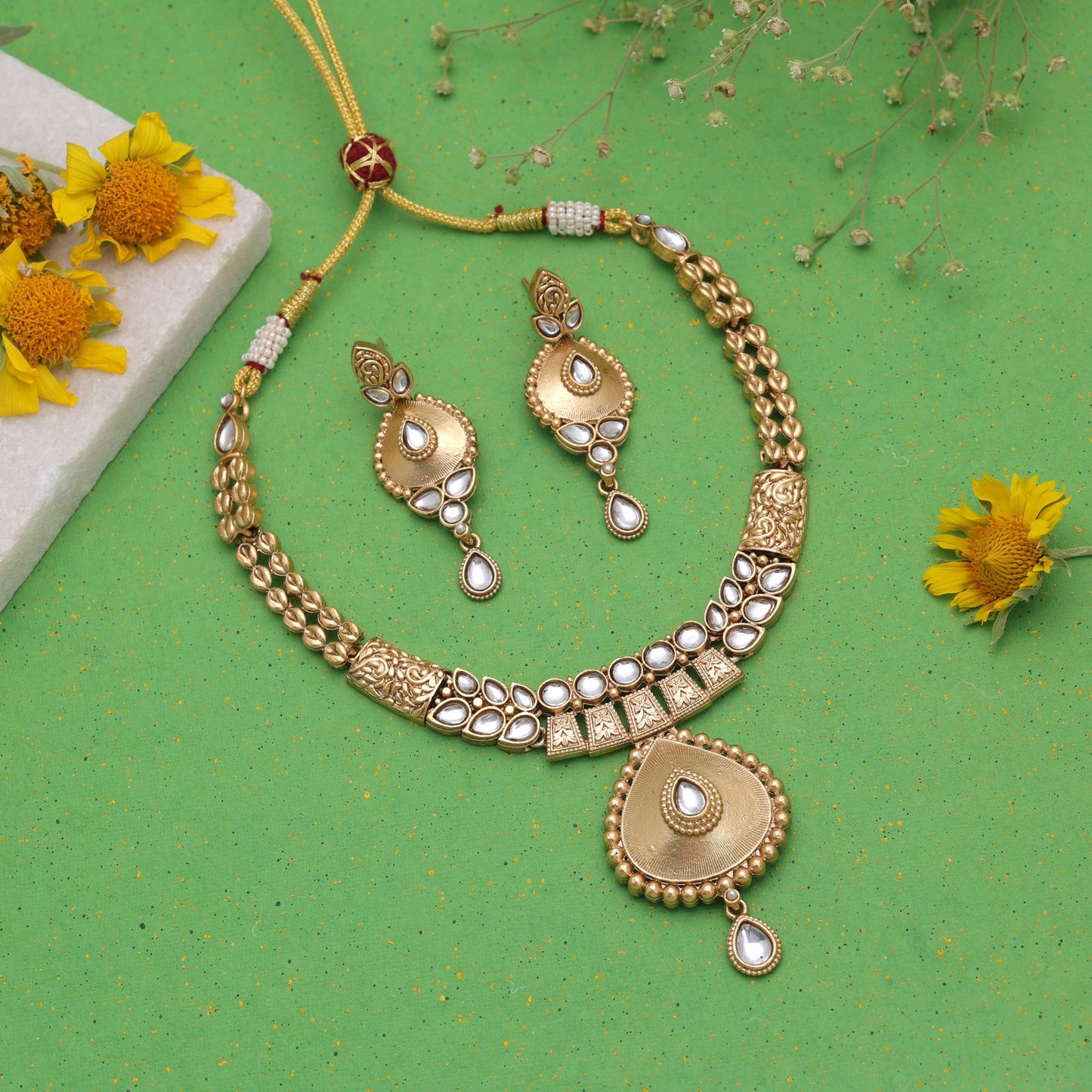 White Color Temple Necklace Jewelry Set Featuring Elegant Antique Gold Finish