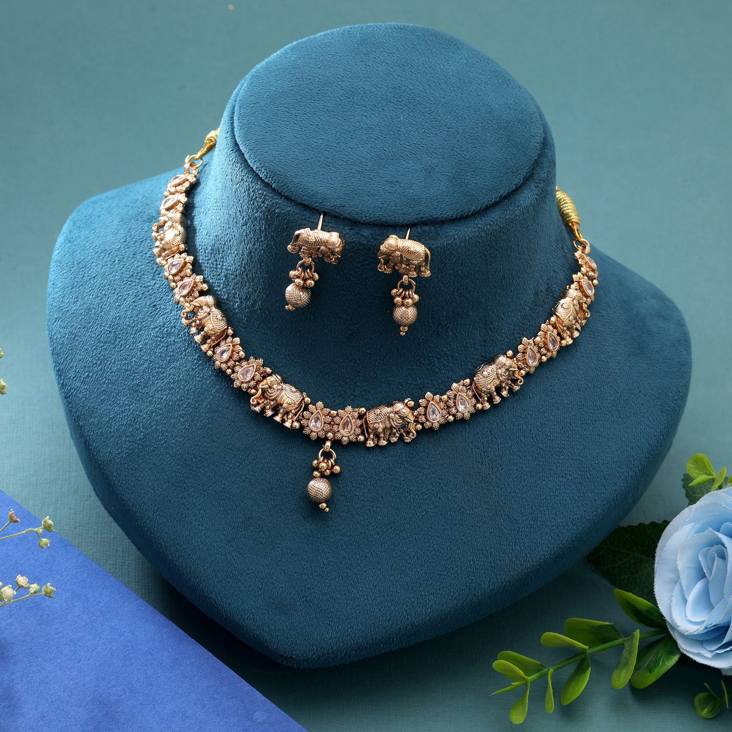 White Color Temple Necklace Jewelry Set with Elegant Heritage Jewelry Appeal