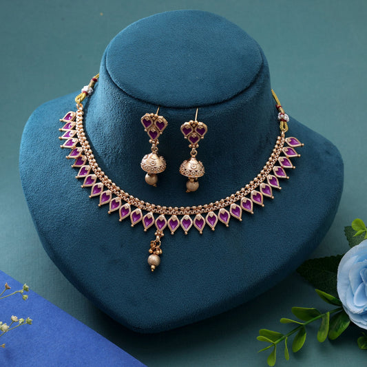 Lila Farbiger Tempel Halsketten-Schmuckset im eleganten Designer-Heritage-Stil