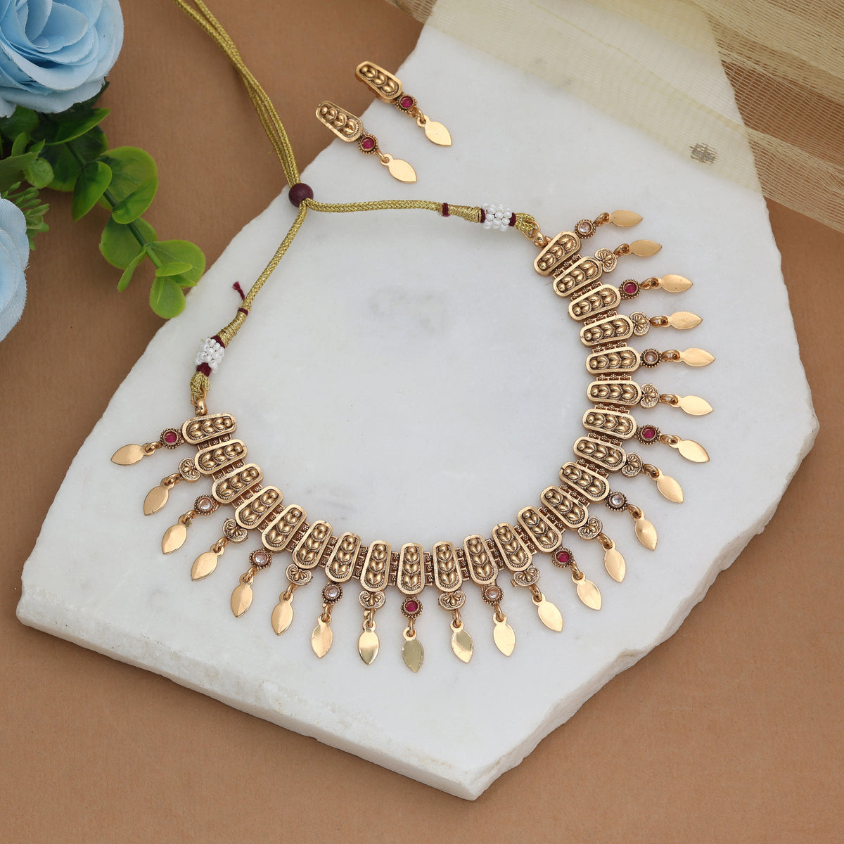 Lovely Pink & White Color Matte Gold Necklace Set Featuring Drop Earrings