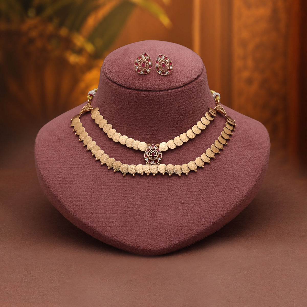 Delicate Pink & White Color Matte Gold Necklace Set With Stud Earrings