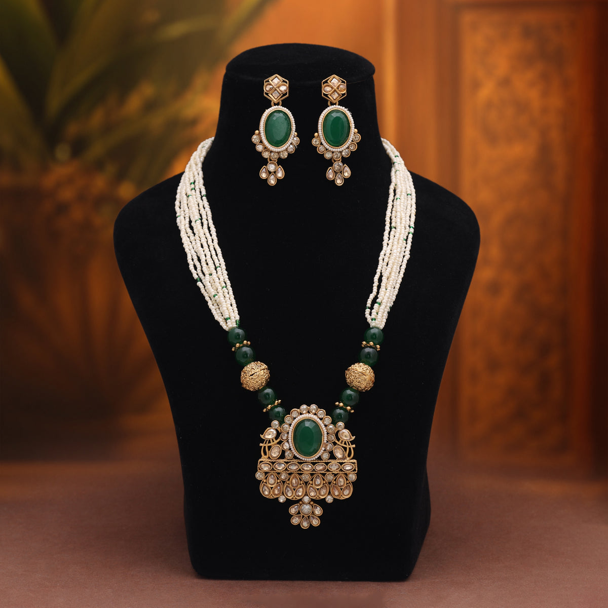 Exquisite Dark Green Color Matte Gold Necklace Set Paired With Dangle Earrings