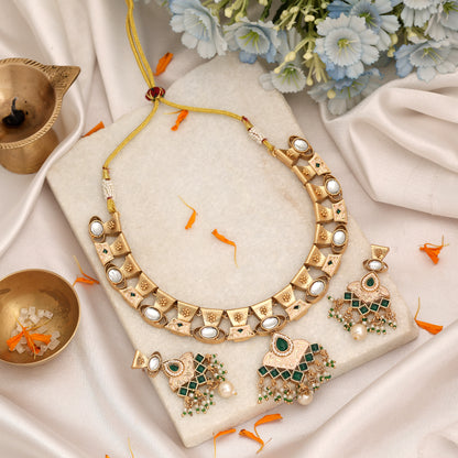 Royal Sheen Green Color Matte Gold Necklace Set Accompanied By Dangle Earrings
