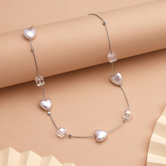 Elegant White Color Fashion Necklace With Stylish Design Perfect For Party Wear