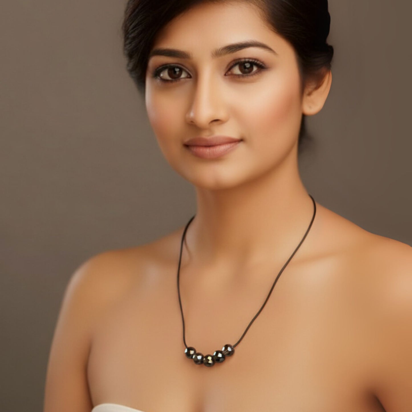 Premium Grey Color Fashion Necklace With Unique Pendant For Trendy Occasions