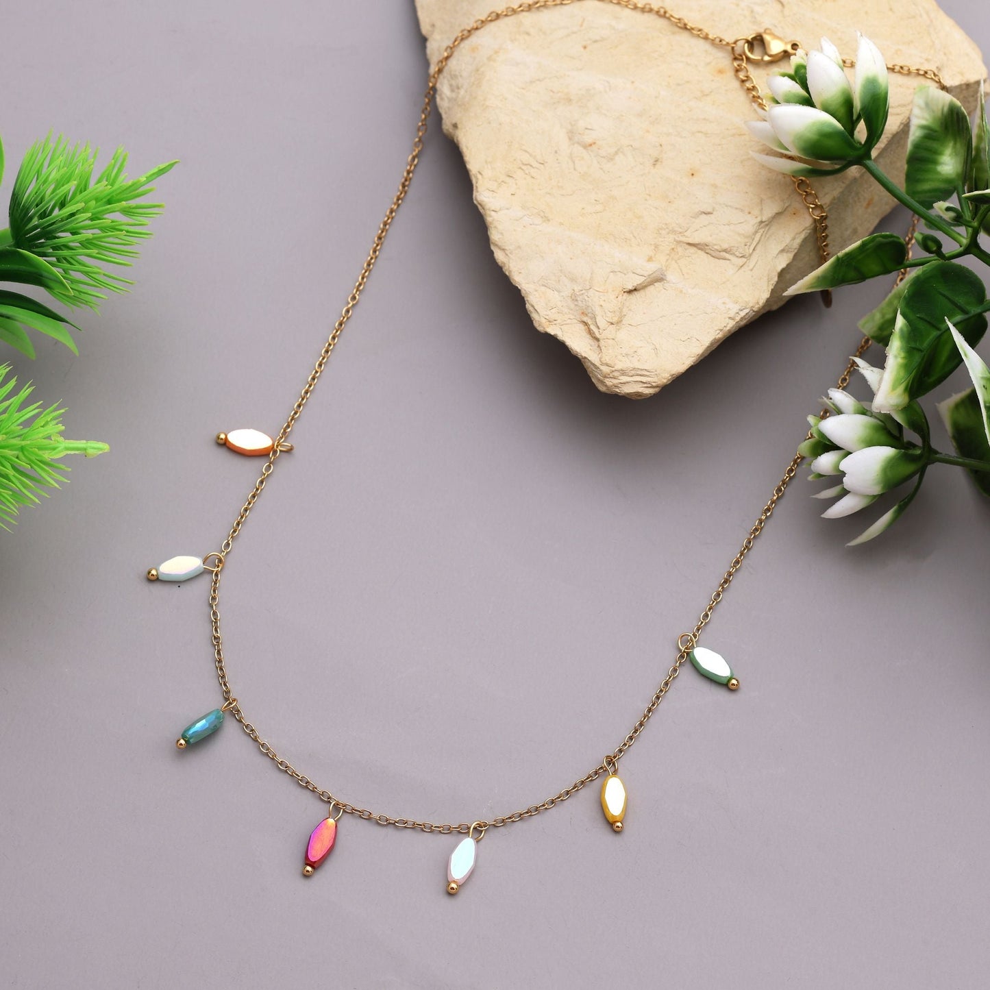 Stylish Assorted Color Anti Tarnish Necklace With Anti-Fade Polish For Long Life