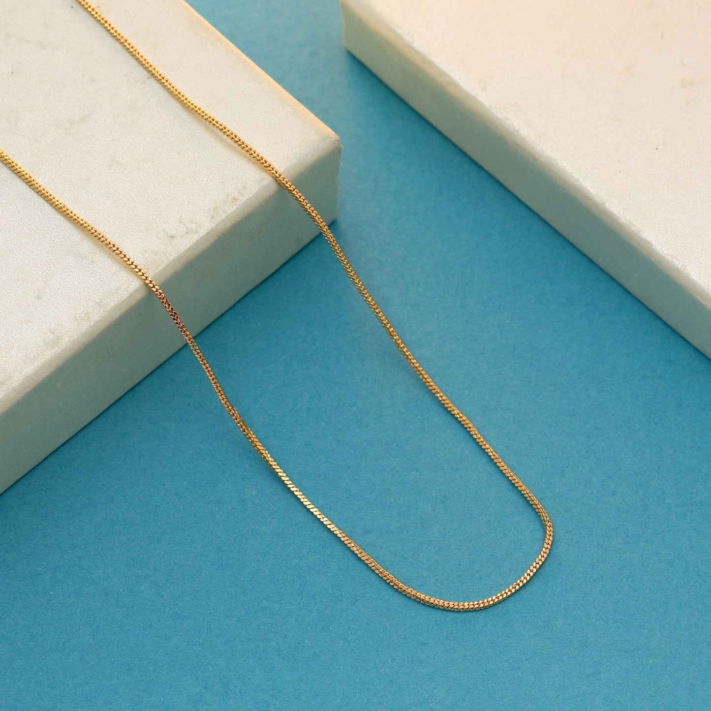 Gold Color Fashion Chain Necklace Suitable For Lightweight Festive Styling