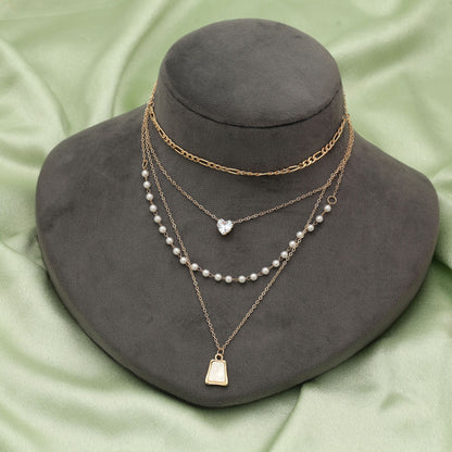 Weiße mehrschichtige Halskette Minimalistischer, schicker, stilvoller Schmuck